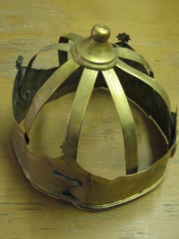 Экспонат музея истории Бутово - венчальная корона